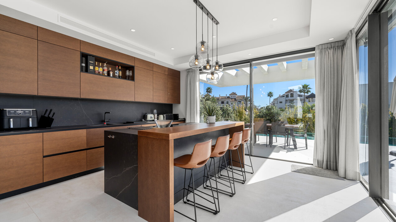 Elegant, chic and impressive - this 4 bedroom villa within a gated community embodies modernity
