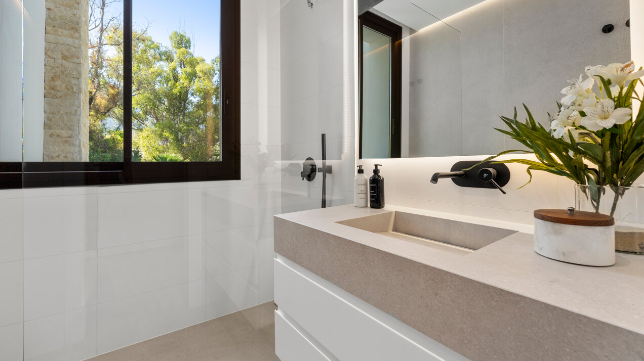 Understated elegant 4 bed villa nestled in luxury community on Marbellas Golden Mile