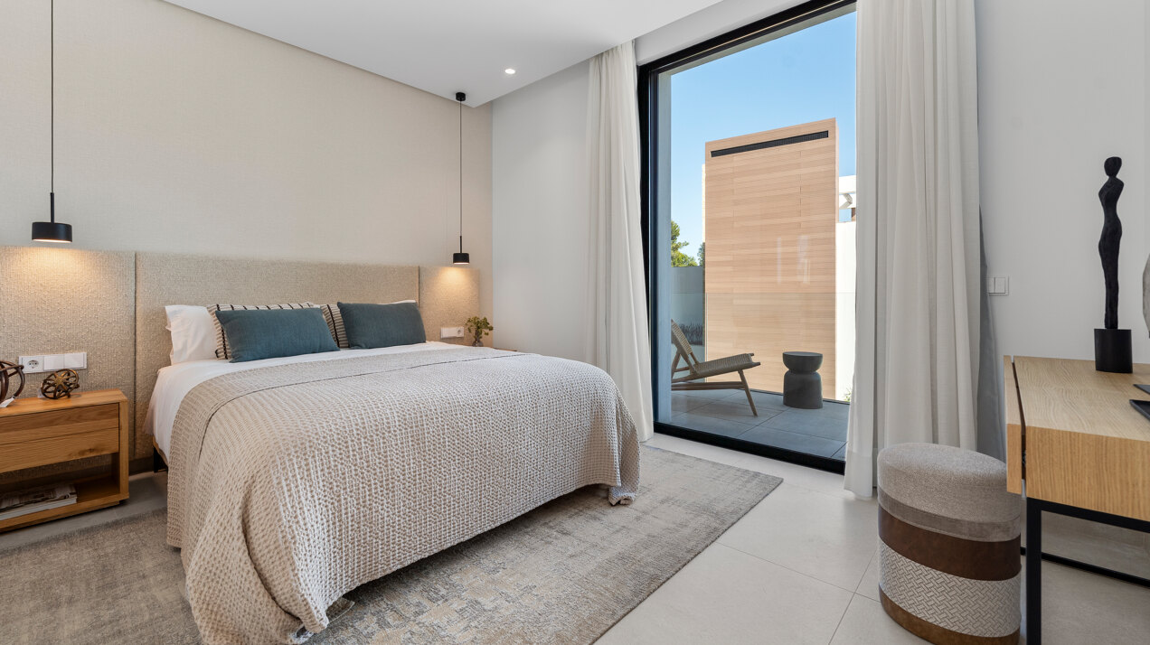 Understated elegant 4 bed villa nestled in luxury community on Marbellas Golden Mile
