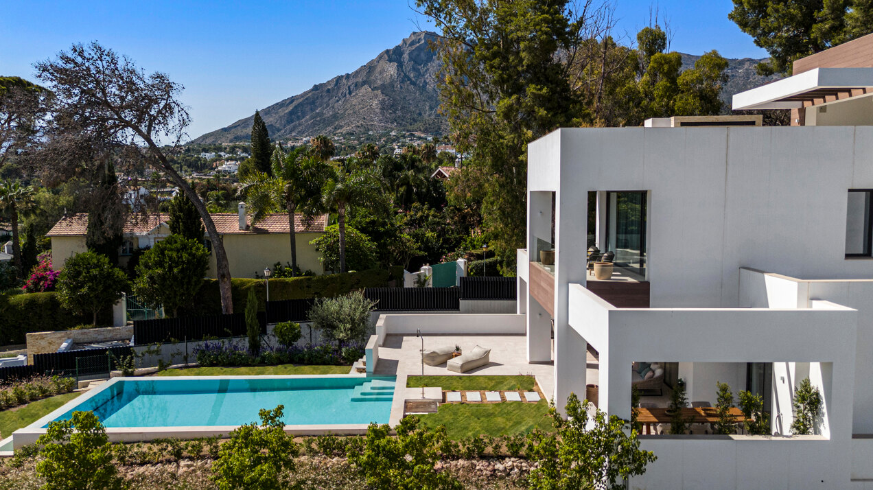 Understated elegant 4 bed villa nestled in luxury community on Marbellas Golden Mile