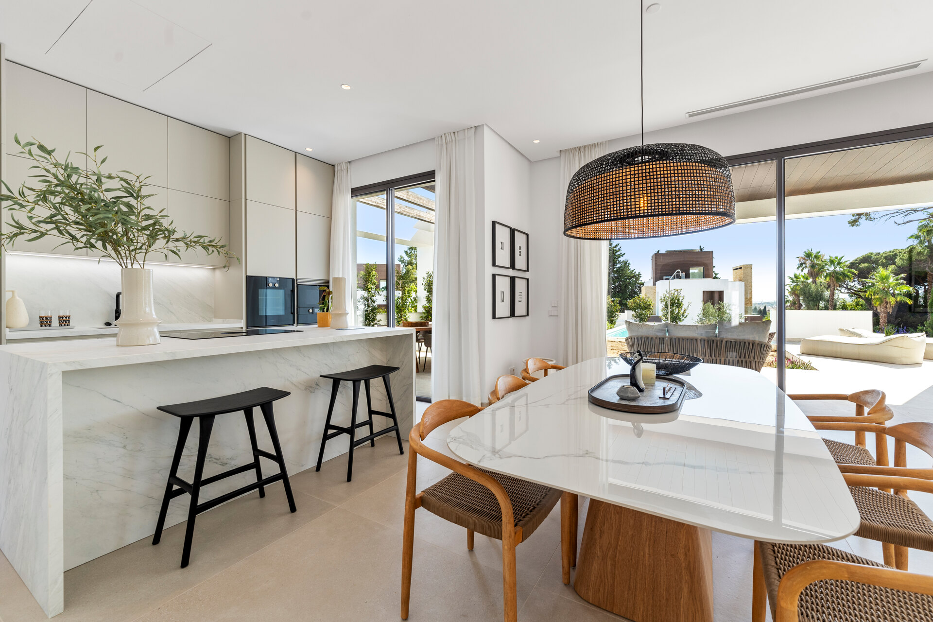 Understated elegant 4 bed villa nestled in luxury community on Marbellas Golden Mile