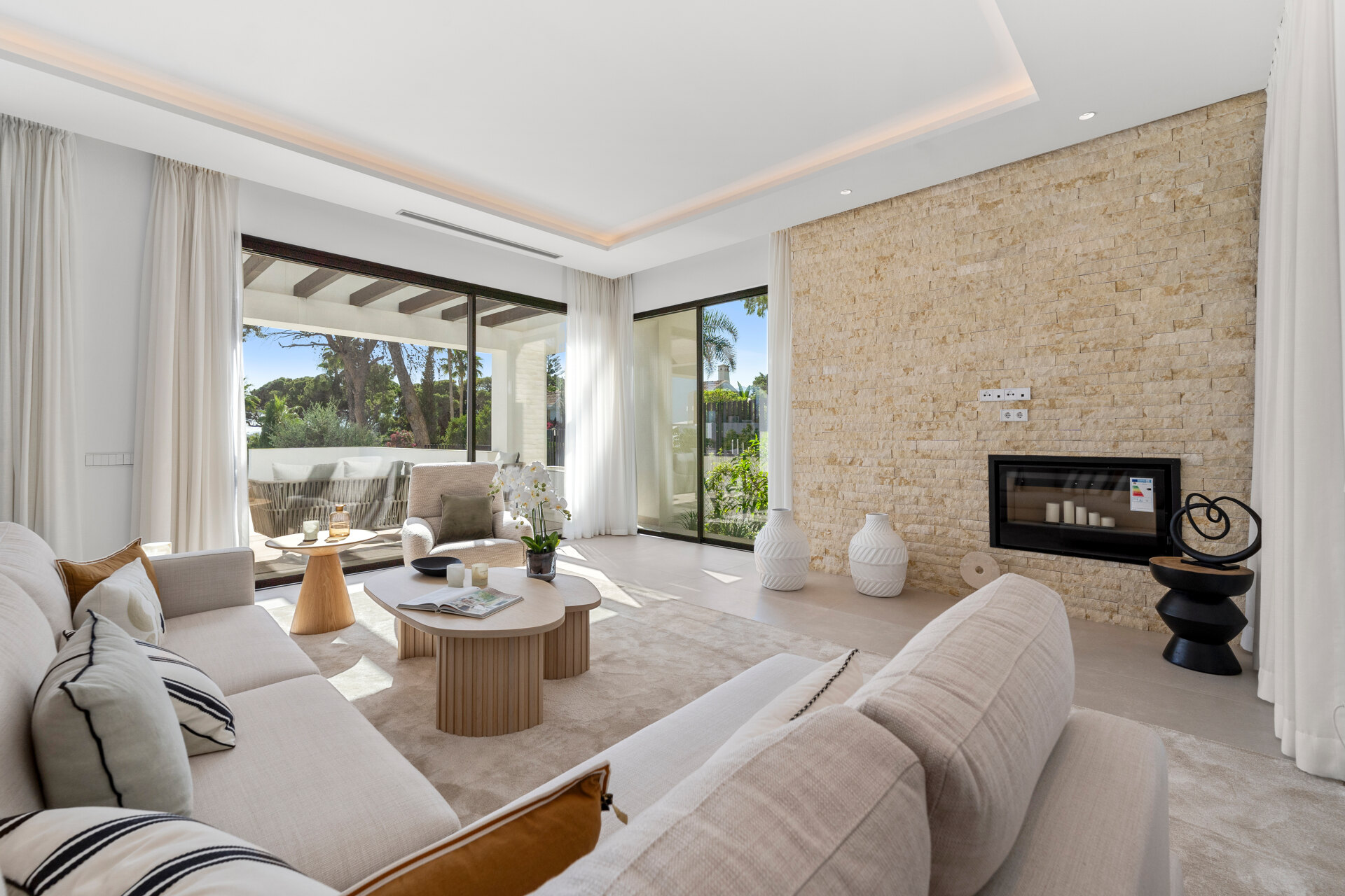 Understated elegant 4 bed villa nestled in luxury community on Marbellas Golden Mile