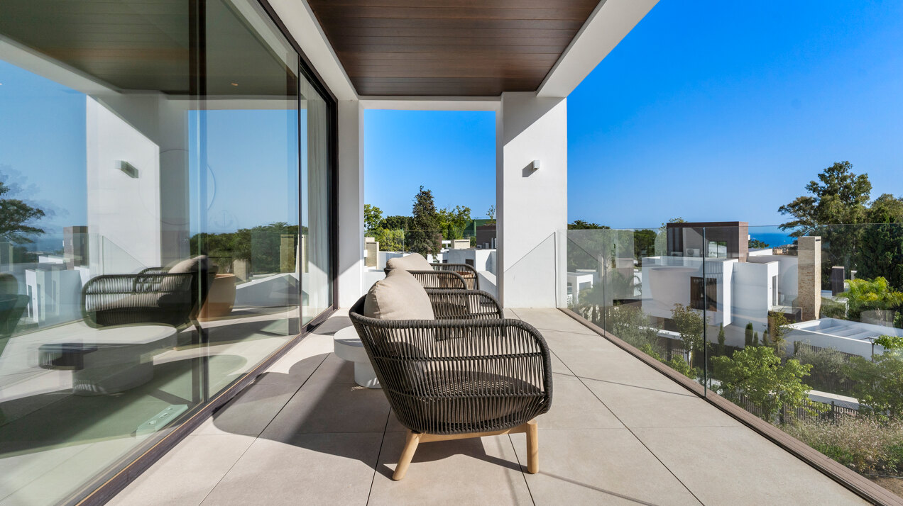 Understated elegant 4 bed villa nestled in luxury community on Marbellas Golden Mile