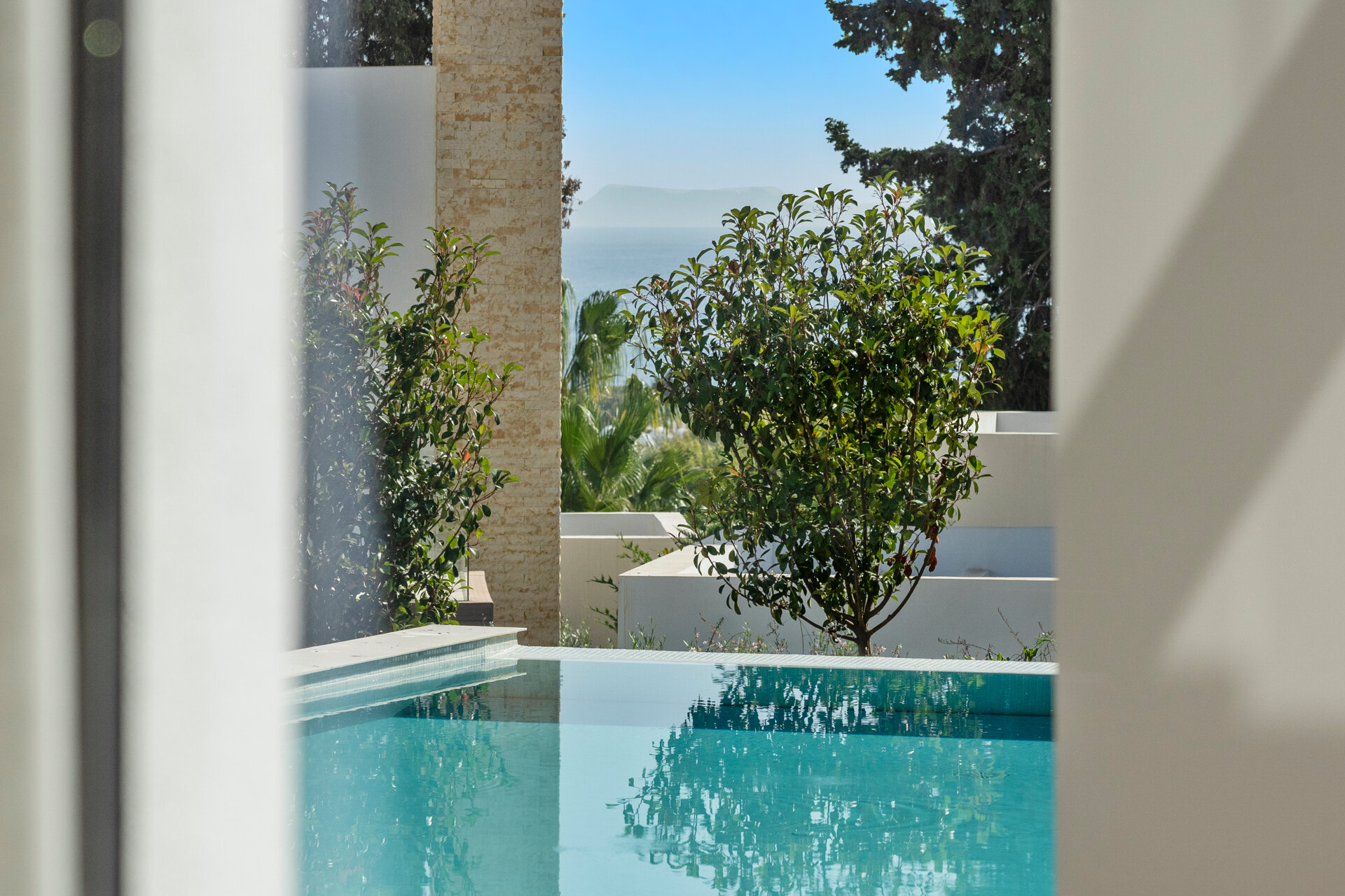 Understated elegant 4 bed villa nestled in luxury community on Marbellas Golden Mile