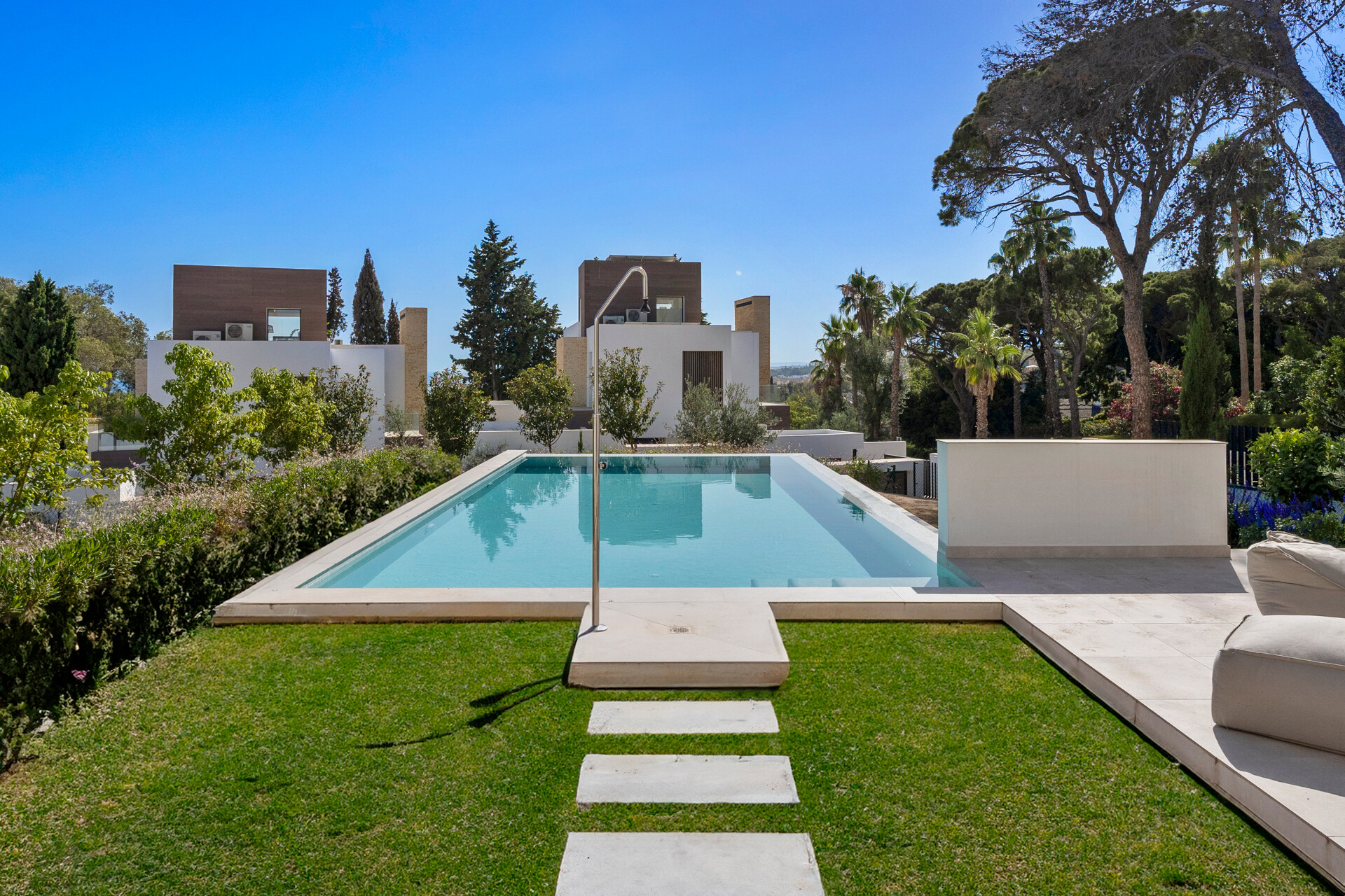 Understated elegant 4 bed villa nestled in luxury community on Marbellas Golden Mile