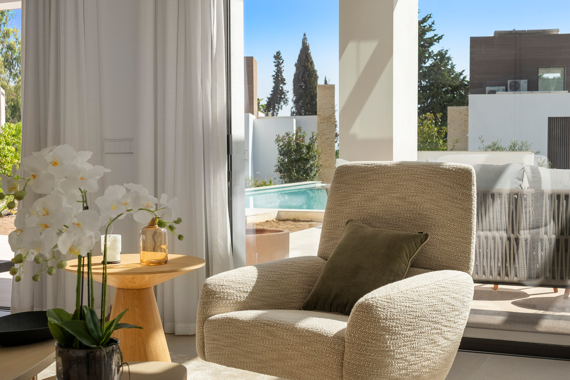 Understated elegant 4 bed villa nestled in luxury community on Marbellas Golden Mile