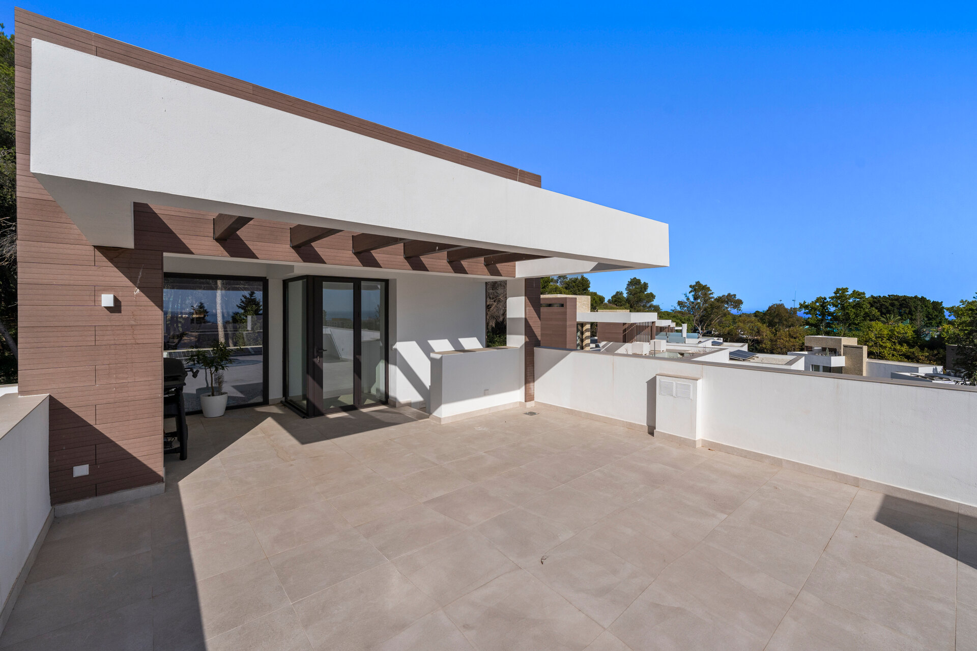 Understated elegant 4 bed villa nestled in luxury community on Marbellas Golden Mile