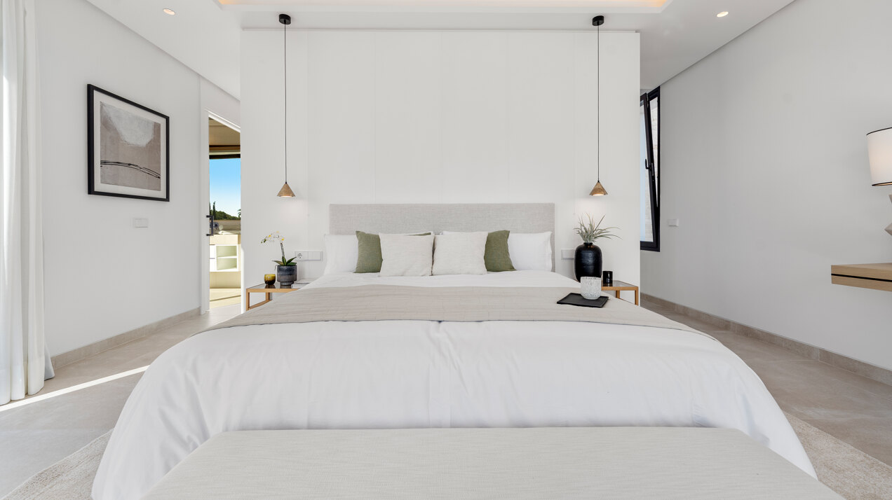 Understated elegant 4 bed villa nestled in luxury community on Marbellas Golden Mile