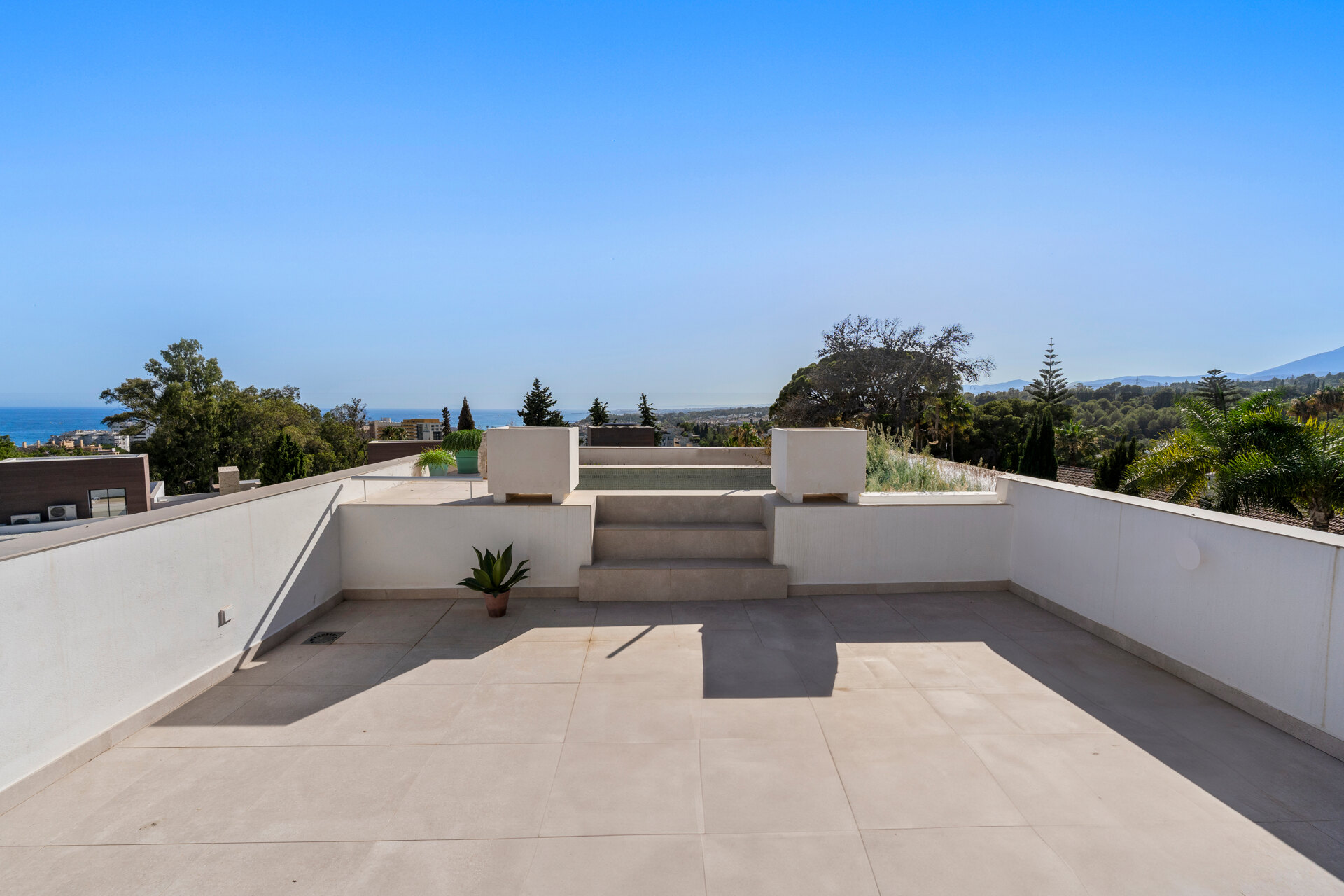 Understated elegant 4 bed villa nestled in luxury community on Marbellas Golden Mile