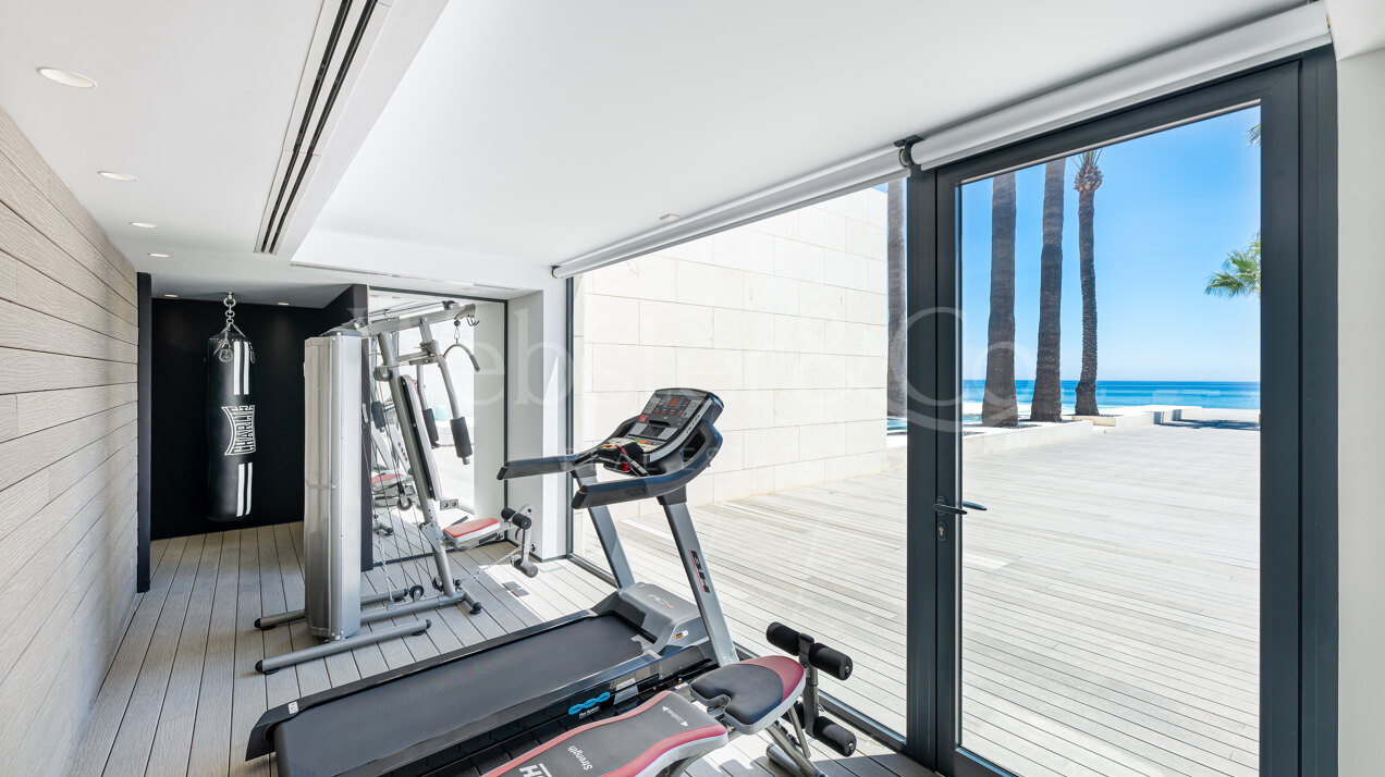 Villa Beachside - Stunning Home in Mijas Costa