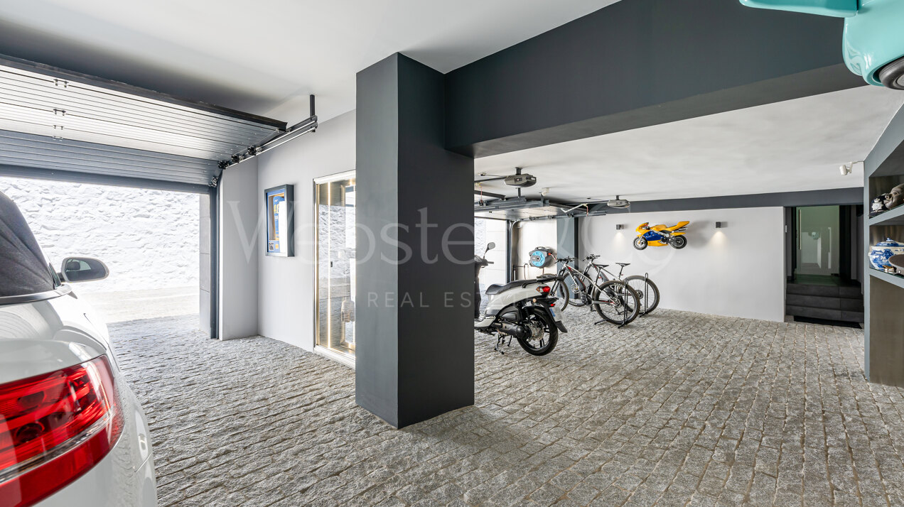 Villa Beachside - Stunning Home in Mijas Costa