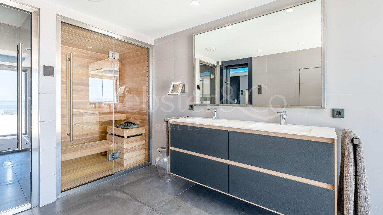 Villa Beachside - Stunning Home in Mijas Costa