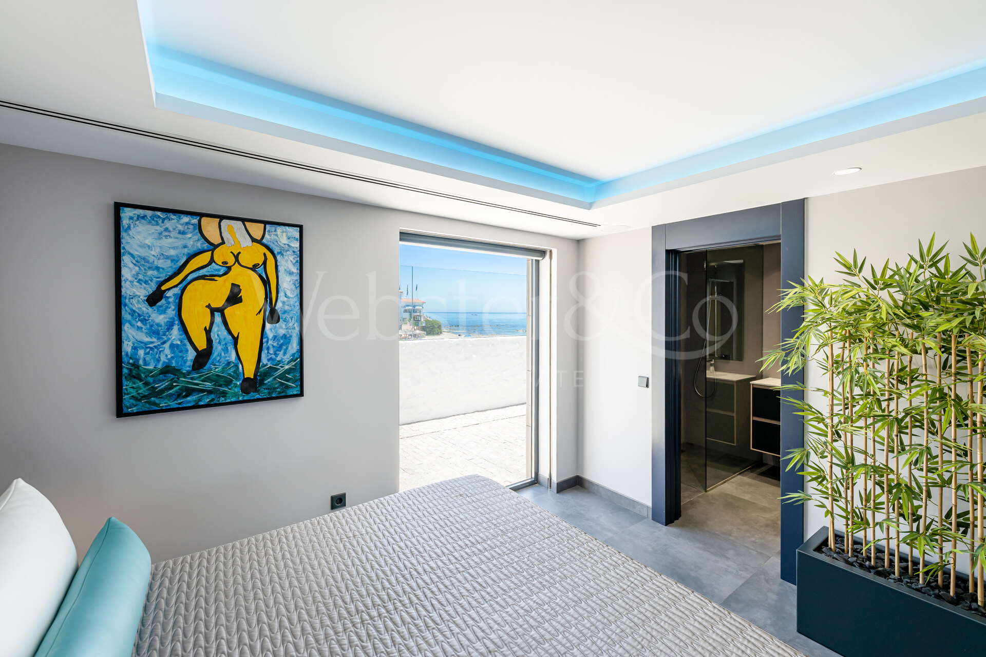 Villa en Primera Línea de Playa en Mijas Costa