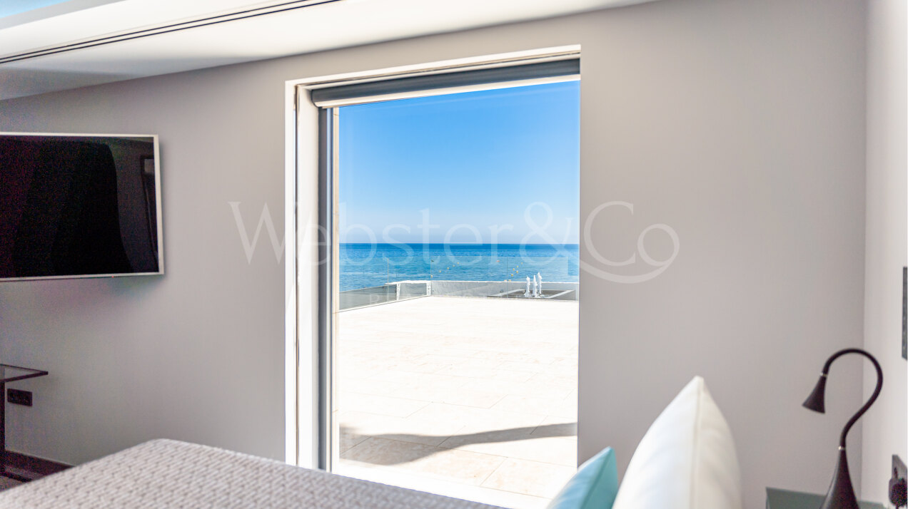 Villa Beachside - Stunning Home in Mijas Costa