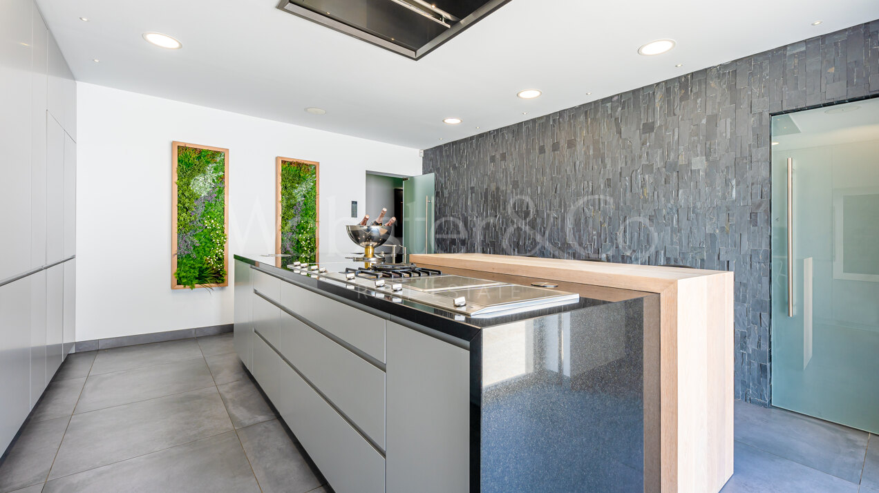 Villa Beachside - Stunning Home in Mijas Costa