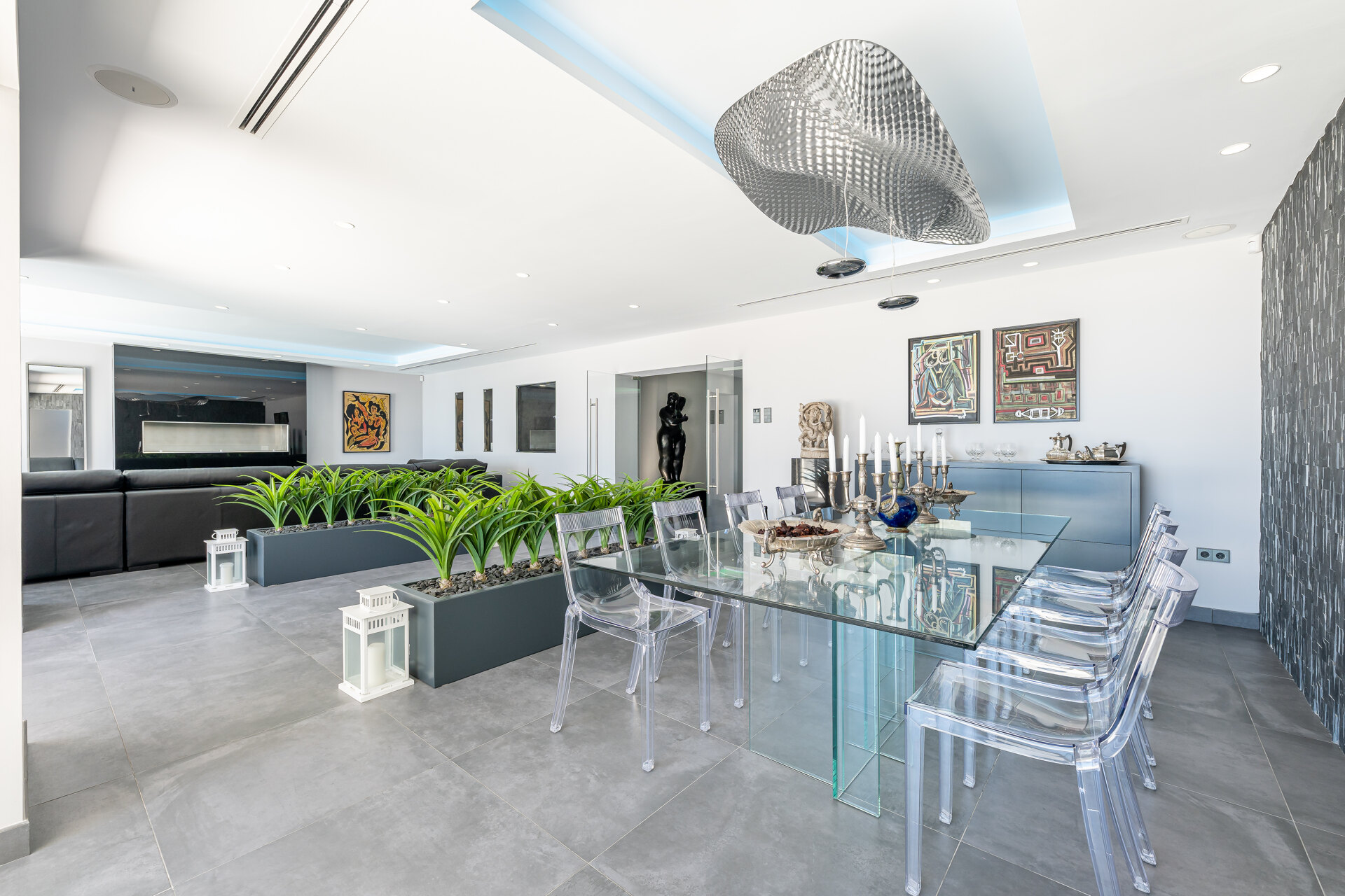 Stunning Front Line Beach Villa in Mijas Costa