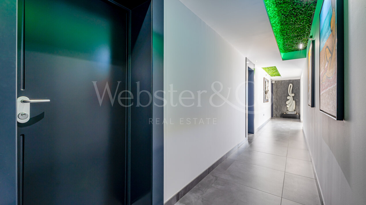 Villa Beachside - Stunning Home in Mijas Costa