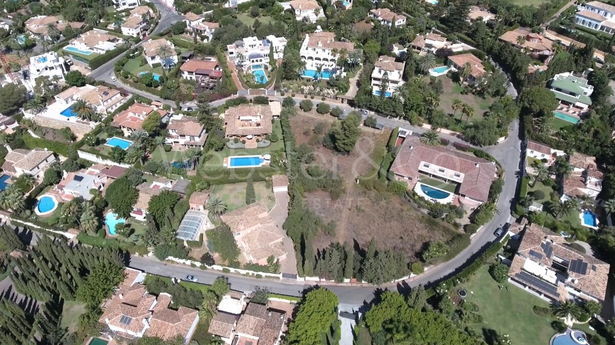 Plot with Spectacular Views in Marbella Golden Mile