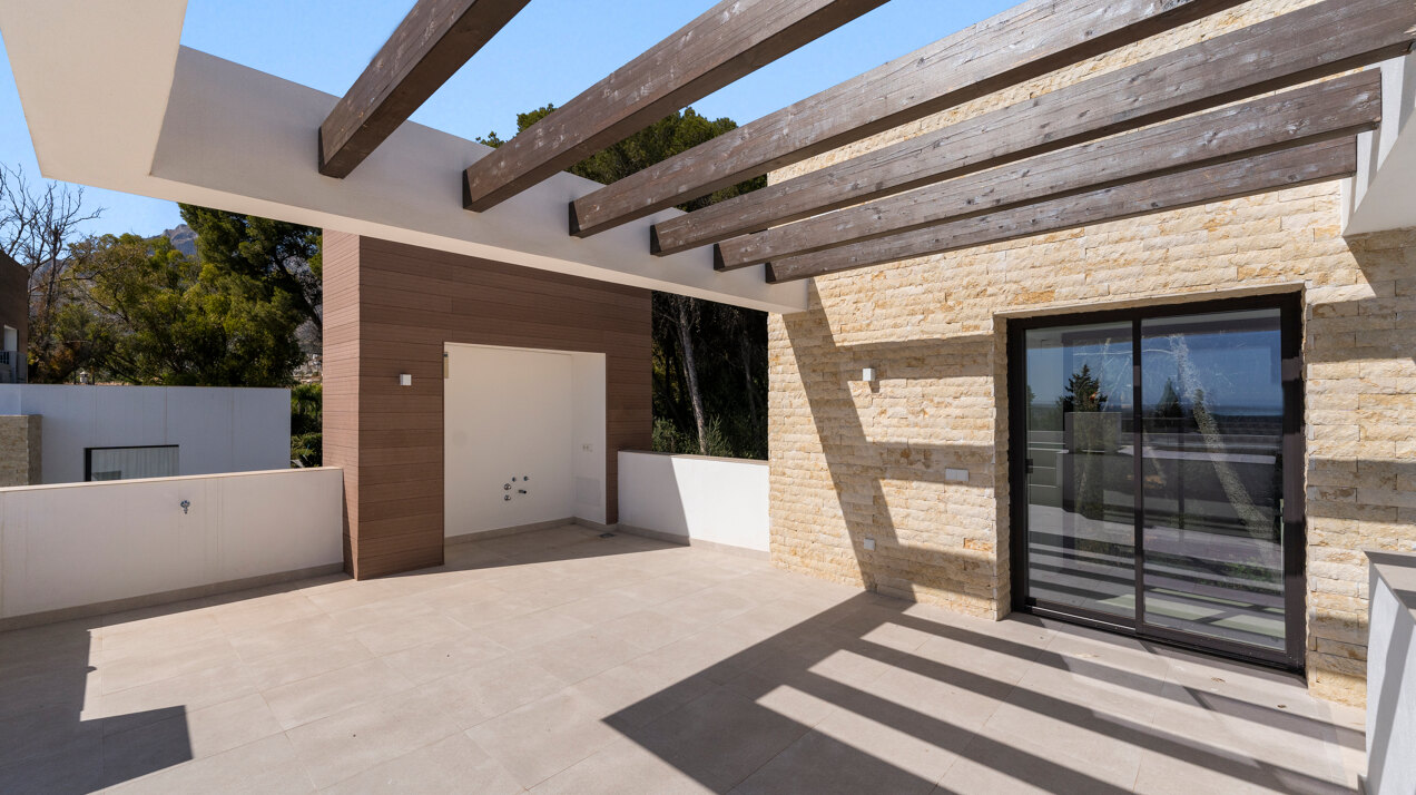 Sleek, chic and modern 4 bedroom villa nestled within prestigious community on Marbella Golden Mile
