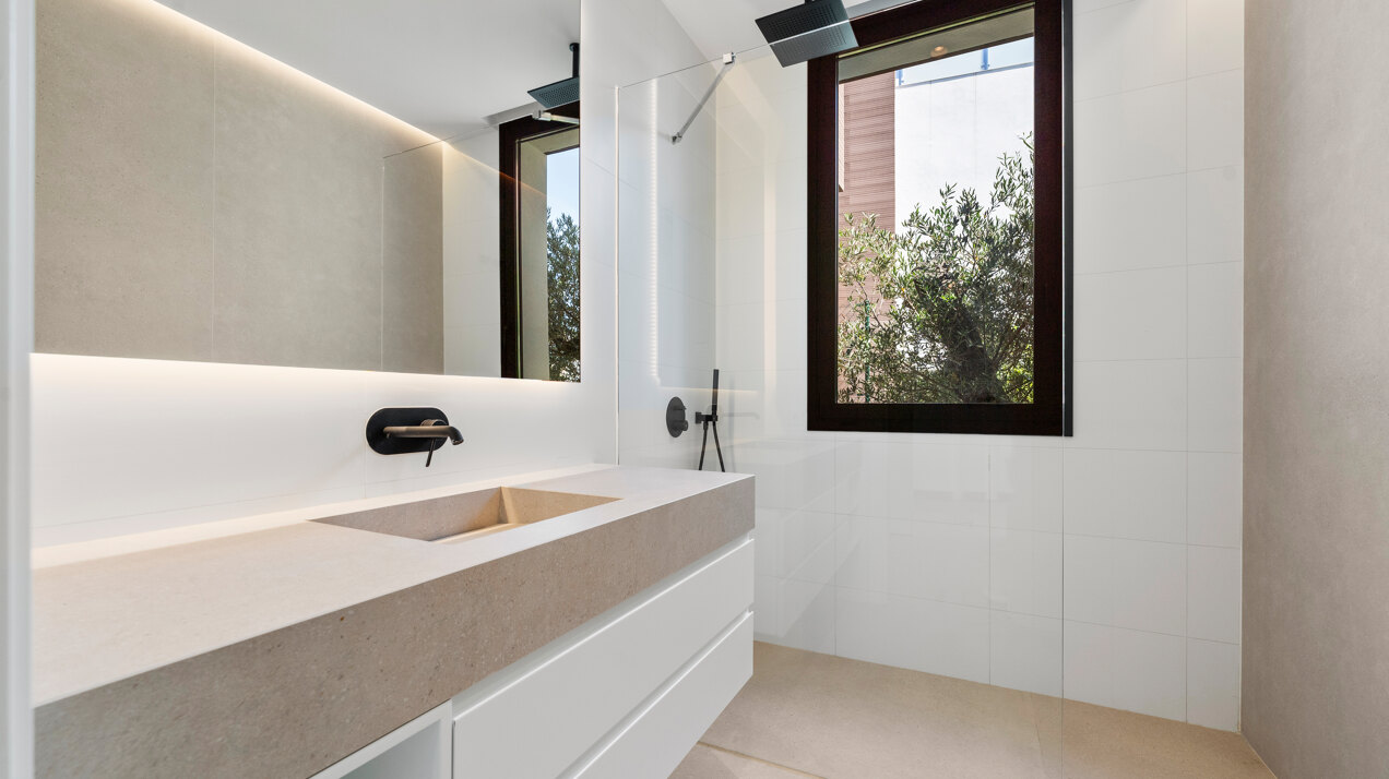 Sleek, chic and modern 4 bedroom villa nestled within prestigious community on Marbella Golden Mile