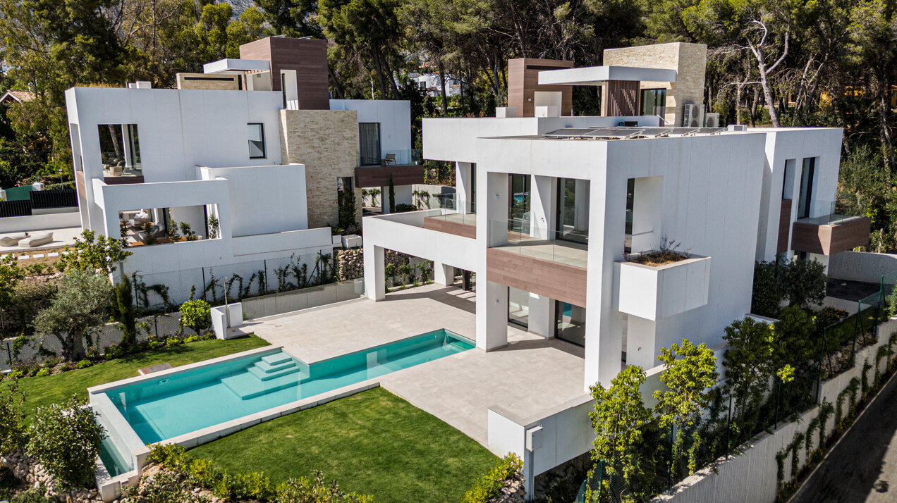 Sleek, chic and modern 4 bedroom villa nestled within prestigious community on Marbella Golden Mile