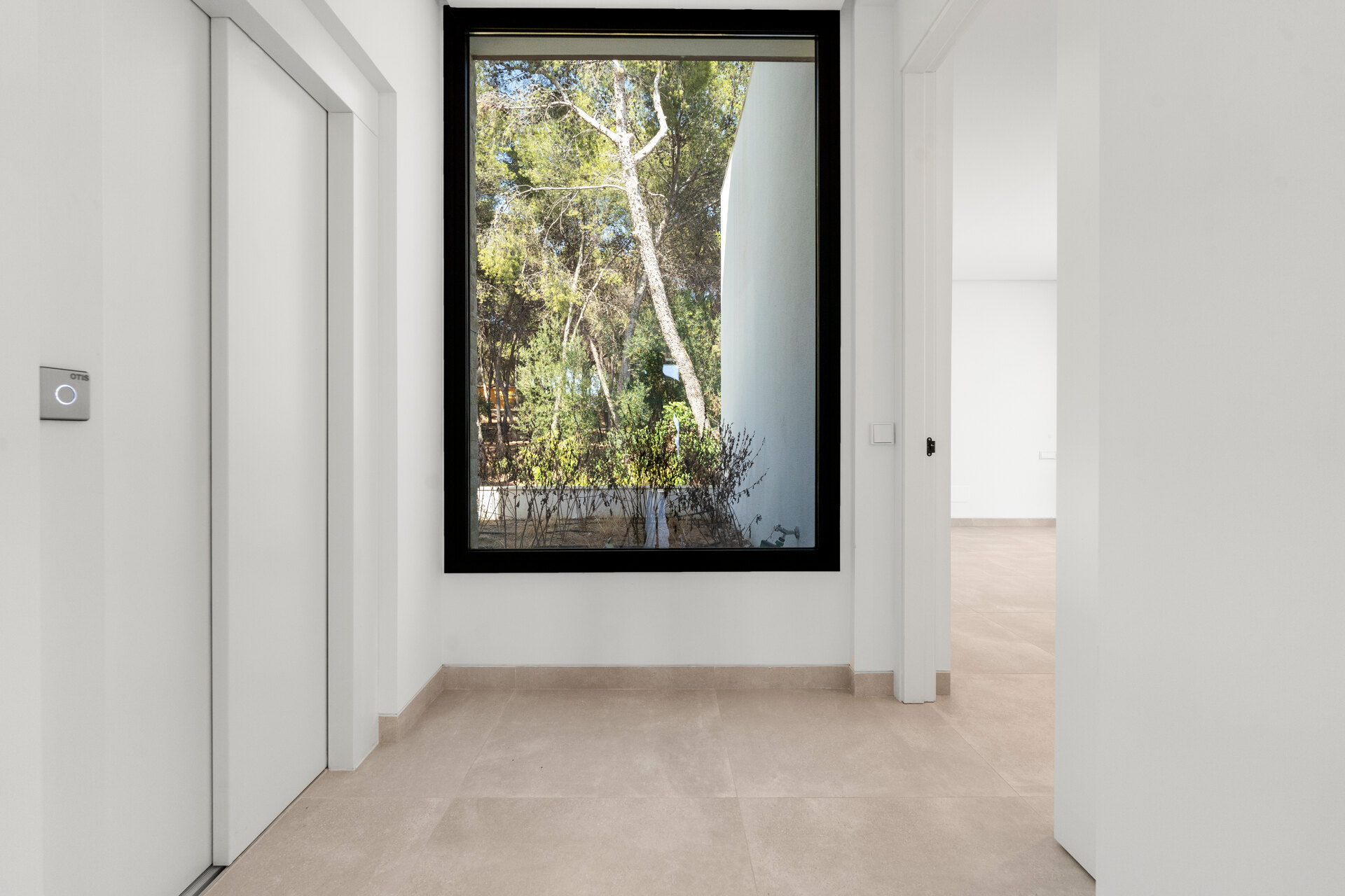 Sleek, chic and modern 4 bedroom villa nestled within prestigious community on Marbella Golden Mile