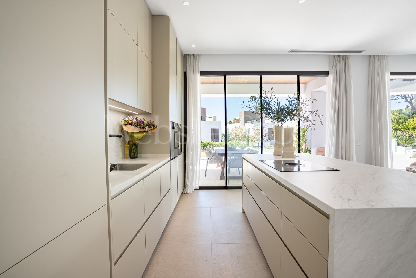 Villa Romero - Golden Mile Modernity