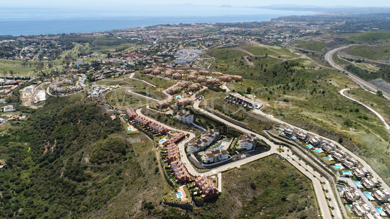 Altura 160 - New Apartment Complex in Benahavís