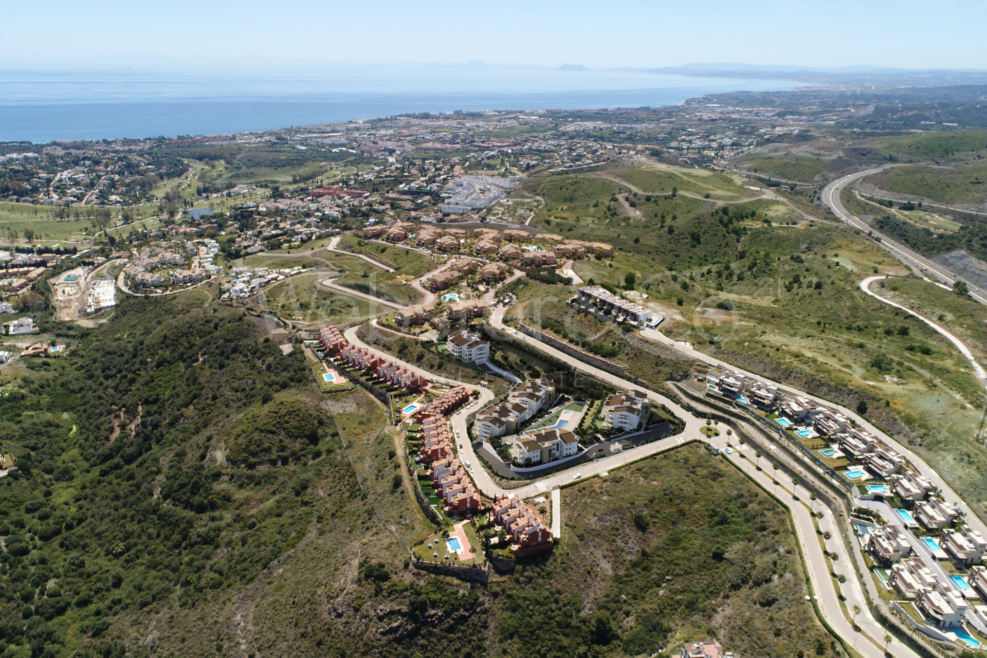 Altura 160 - New Apartment Complex in Benahavís