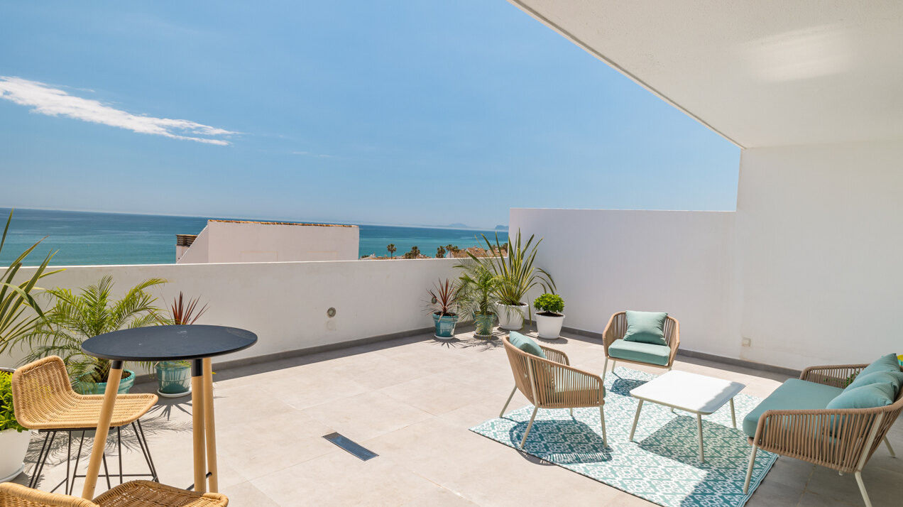 Duplex Penthouse for sale in Bahia Dorada, Estepona West