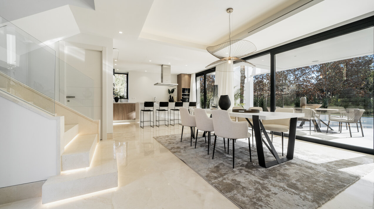Exquisite contemporary villa nestled in the picturesque landscapes between Marbella and Estepona.