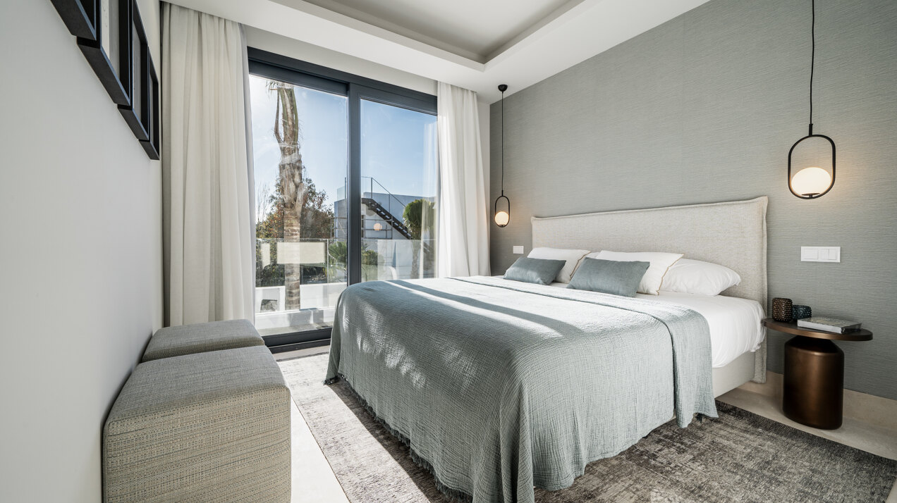 Exquisite contemporary villa nestled in the picturesque landscapes between Marbella and Estepona.