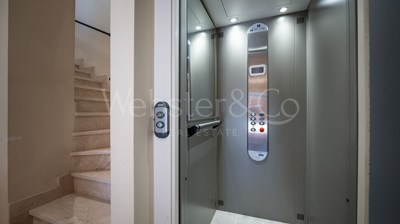 Villa Casablanca - Beachside Luxury on Golden Mile