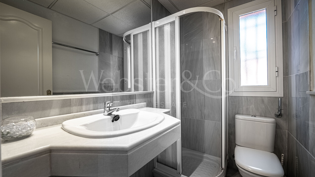 Villa Casablanca - Beachside Luxury on Golden Mile