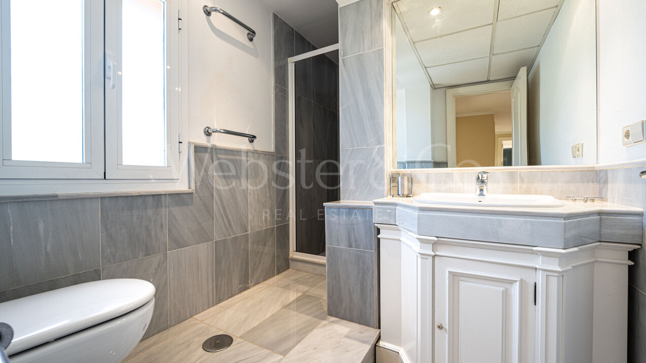 Villa Casablanca - Beachside Luxury on Golden Mile