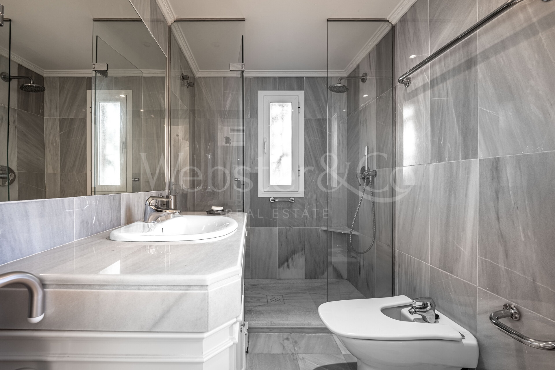 Villa Casablanca - Beachside Luxury on Golden Mile