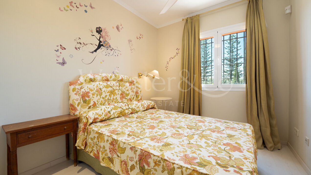 Villa Casablanca - Beachside Luxury on Golden Mile