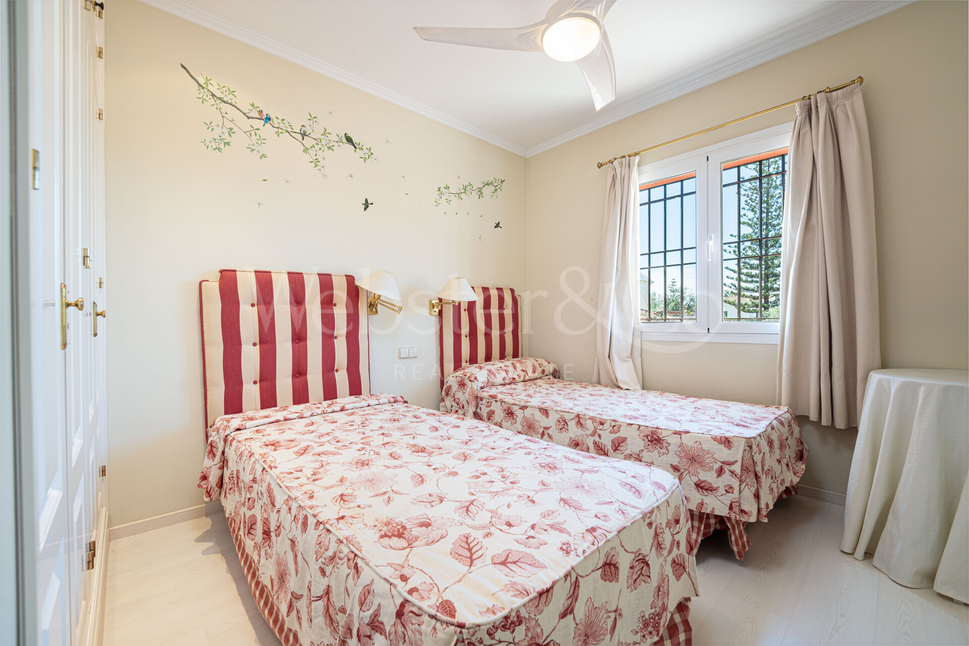 Villa Casablanca - Beachside Luxury on Golden Mile