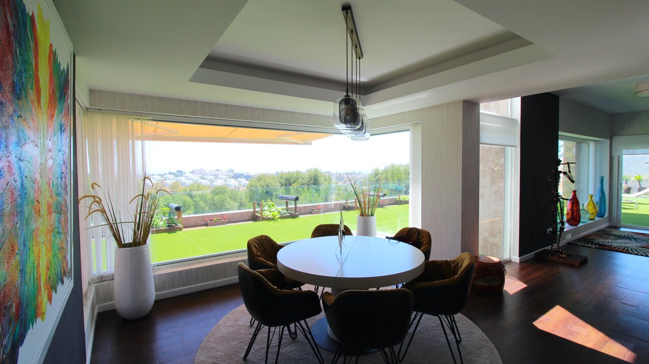 Villa with panoramic views on the first line of golf for sale in Nueva Atalaya, Benahavís