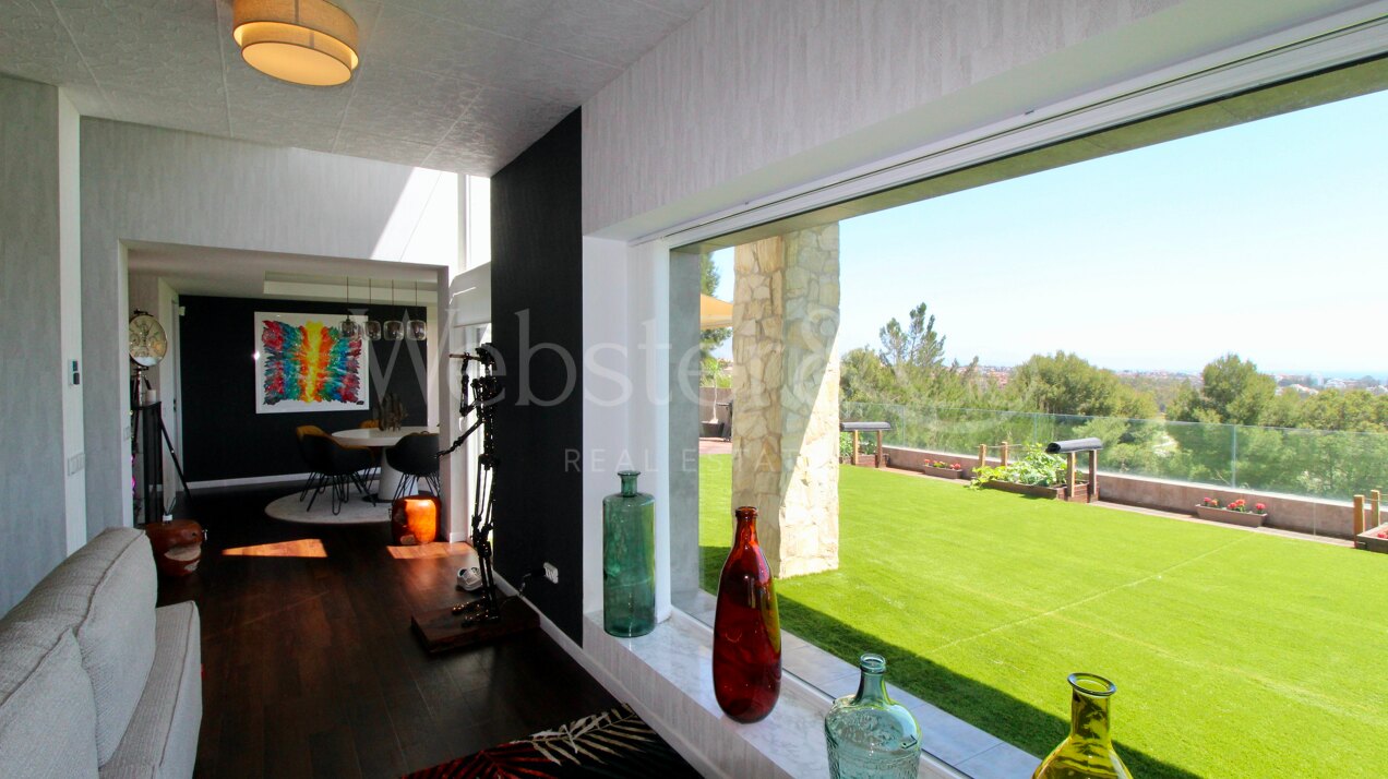 Exclusiva Villa en Primera Línea de Golf en Benahavís