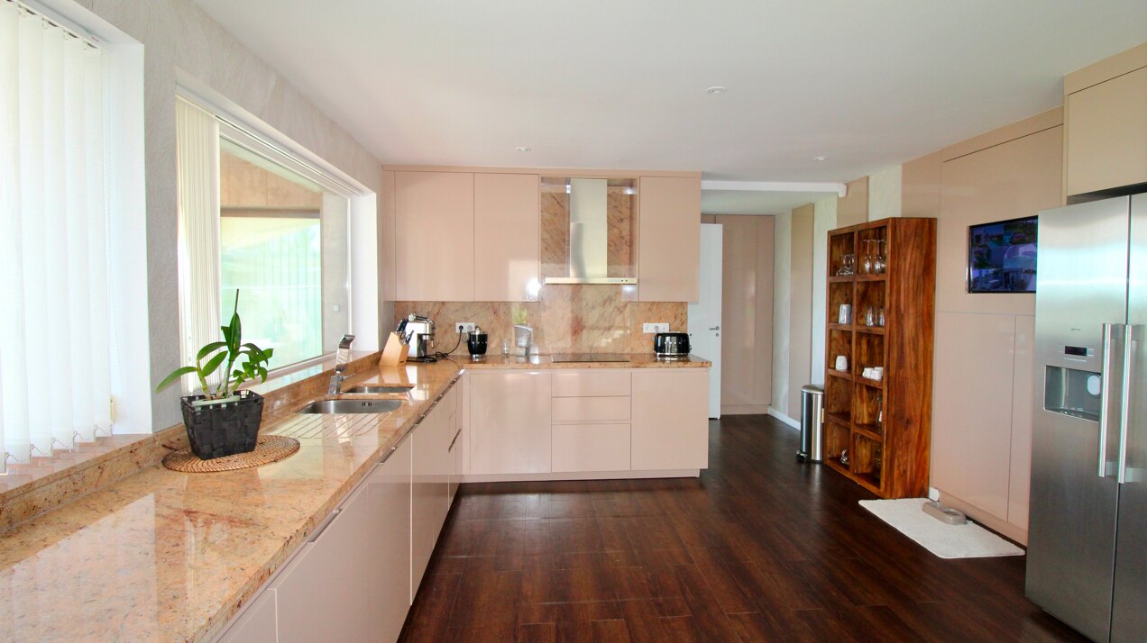Villa with panoramic views on the first line of golf for sale in Nueva Atalaya, Benahavís