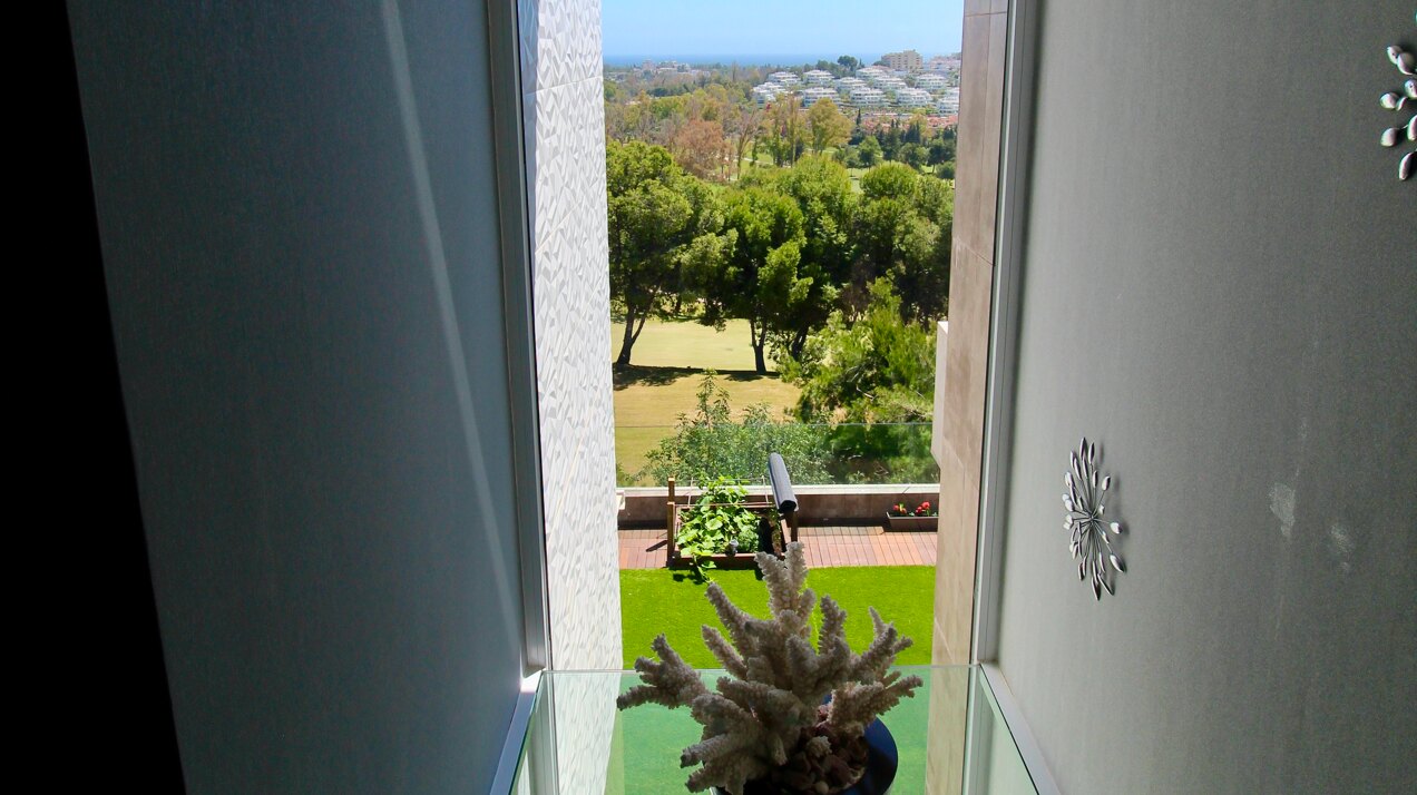Villa with panoramic views on the first line of golf for sale in Nueva Atalaya, Benahavís