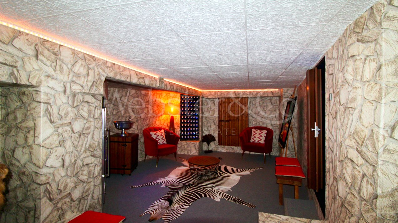 Exclusiva Villa en Primera Línea de Golf en Benahavís