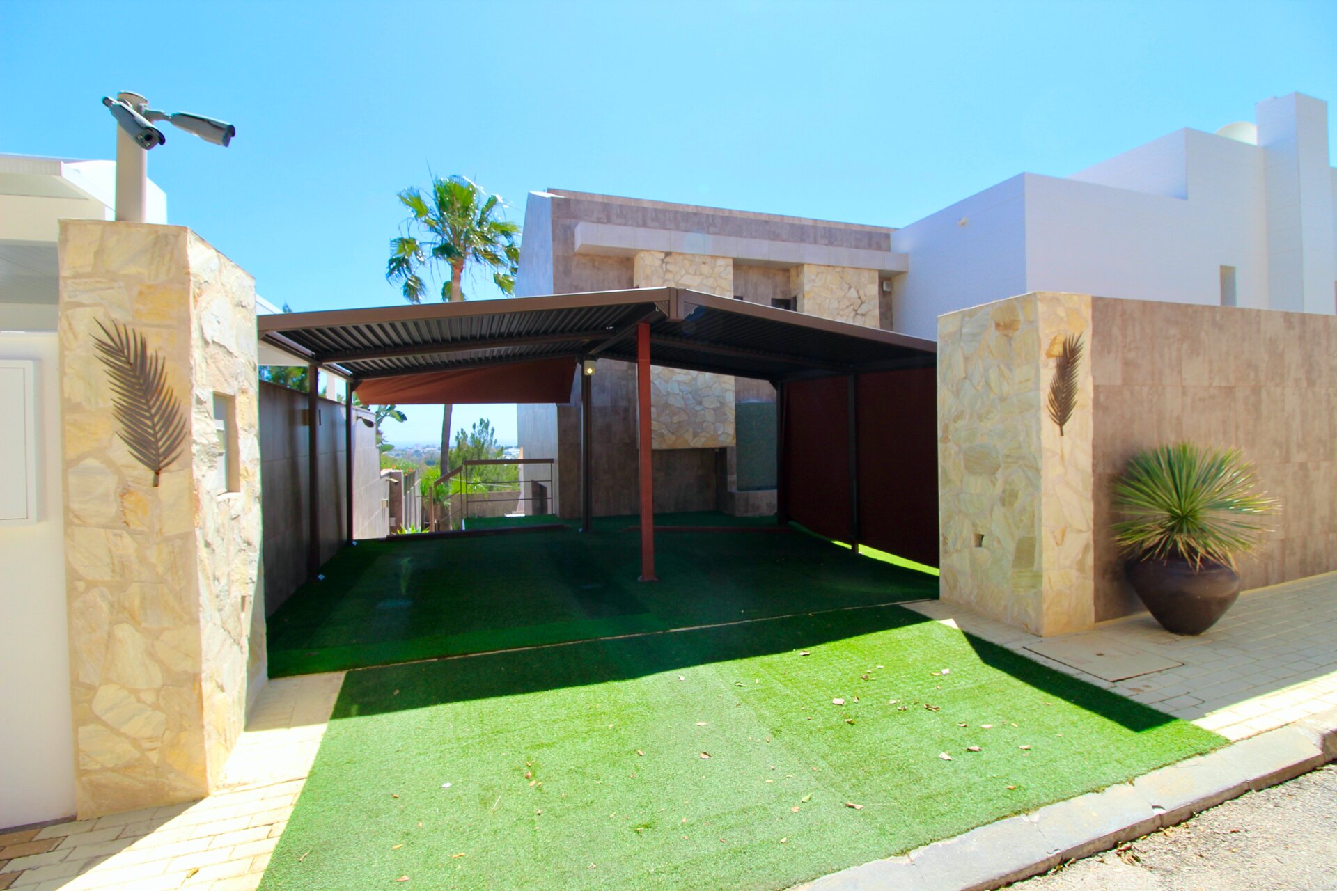 Villa with panoramic views on the first line of golf for sale in Nueva Atalaya, Benahavís
