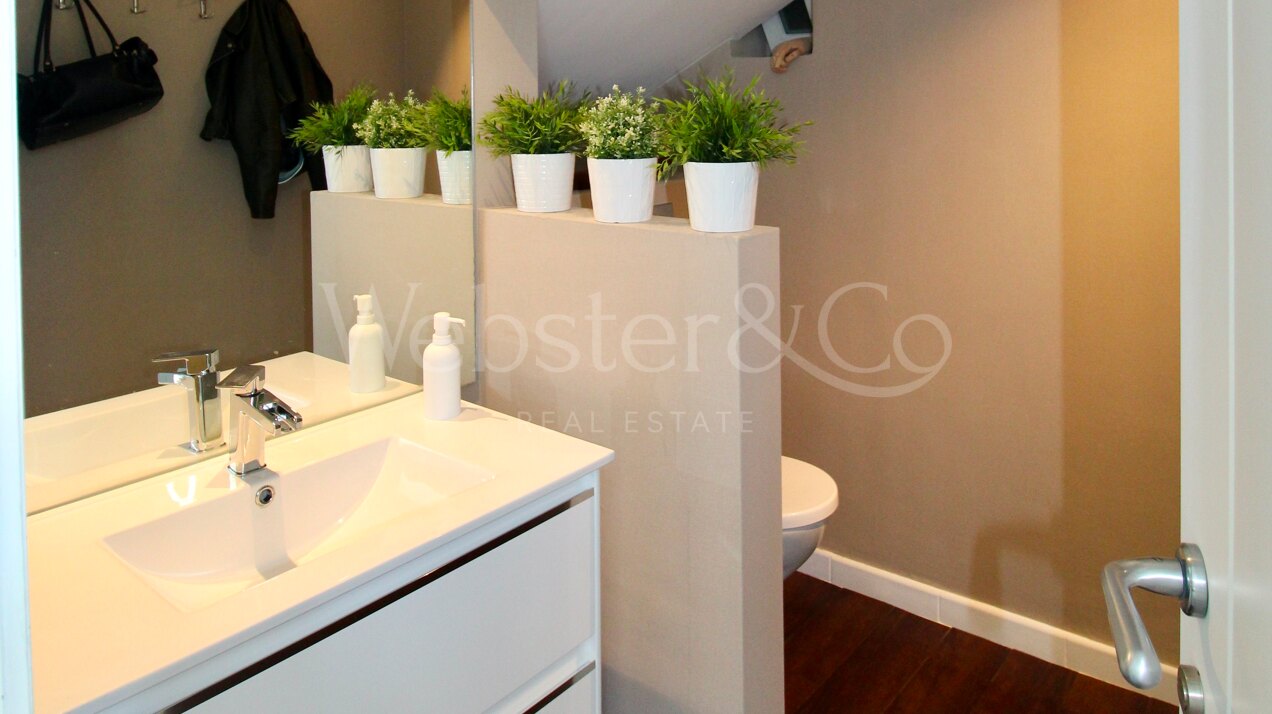 Exclusiva Villa en Primera Línea de Golf en Benahavís