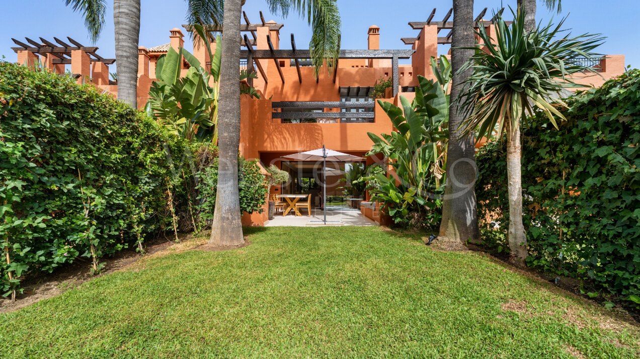 Casa Altos - Renovated Townhouse on the Golden Mile