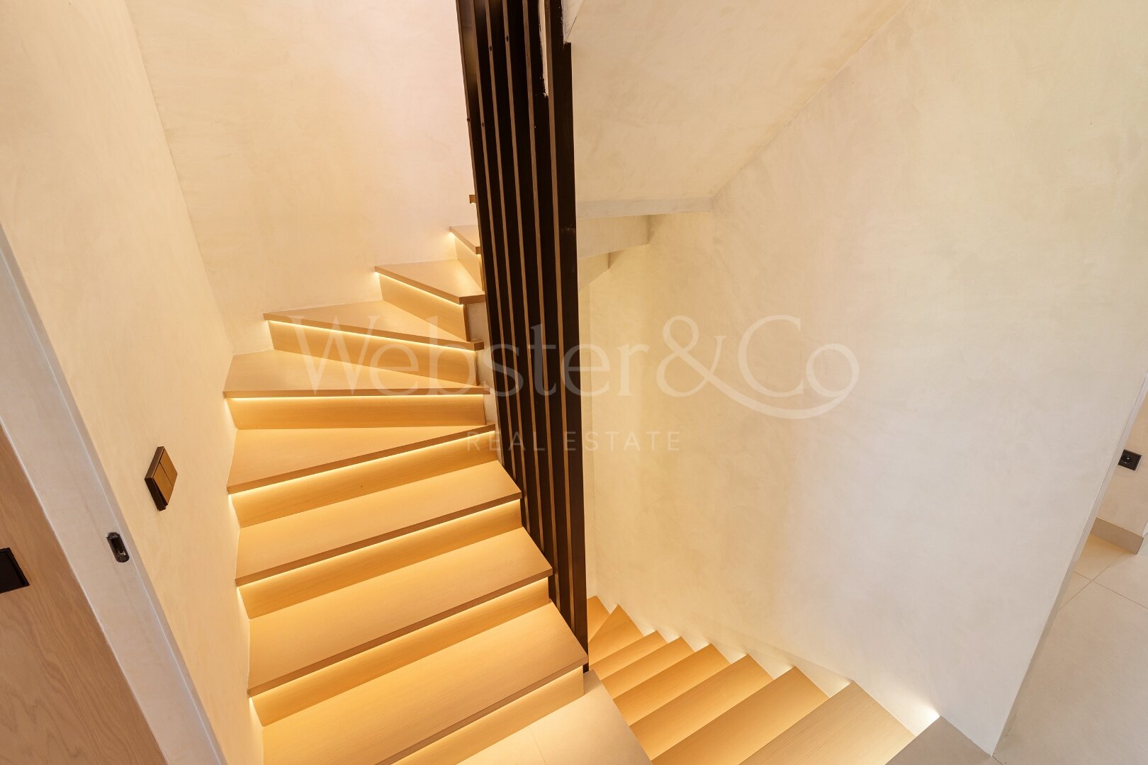 Casa Altos – Adosado Renovado en la Milla de Oro