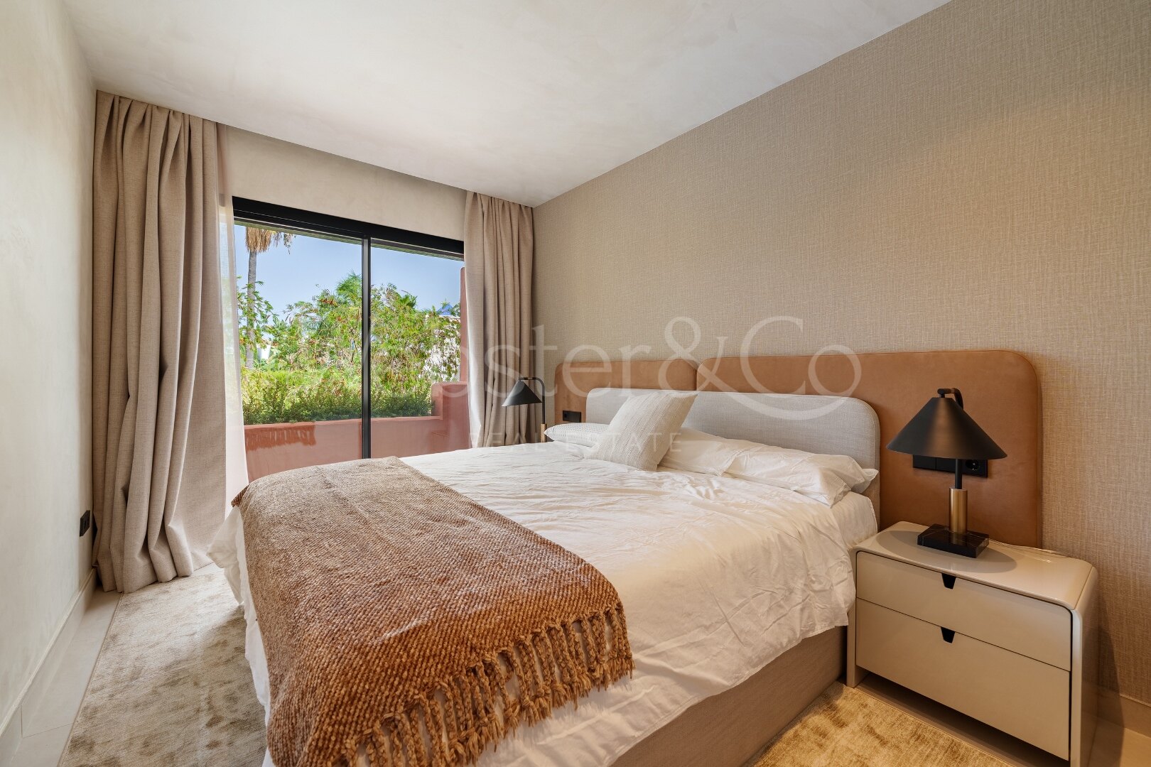 Casa Altos – Adosado Renovado en la Milla de Oro