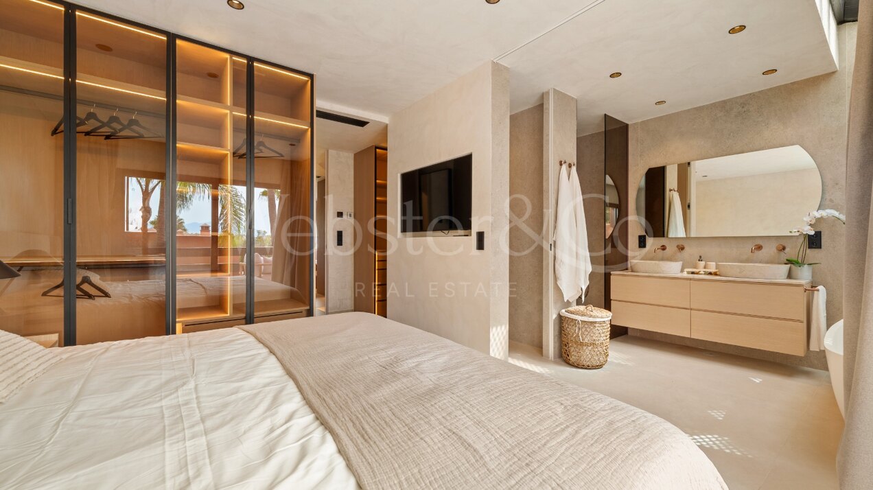 Casa Altos - Renovated Townhouse on the Golden Mile