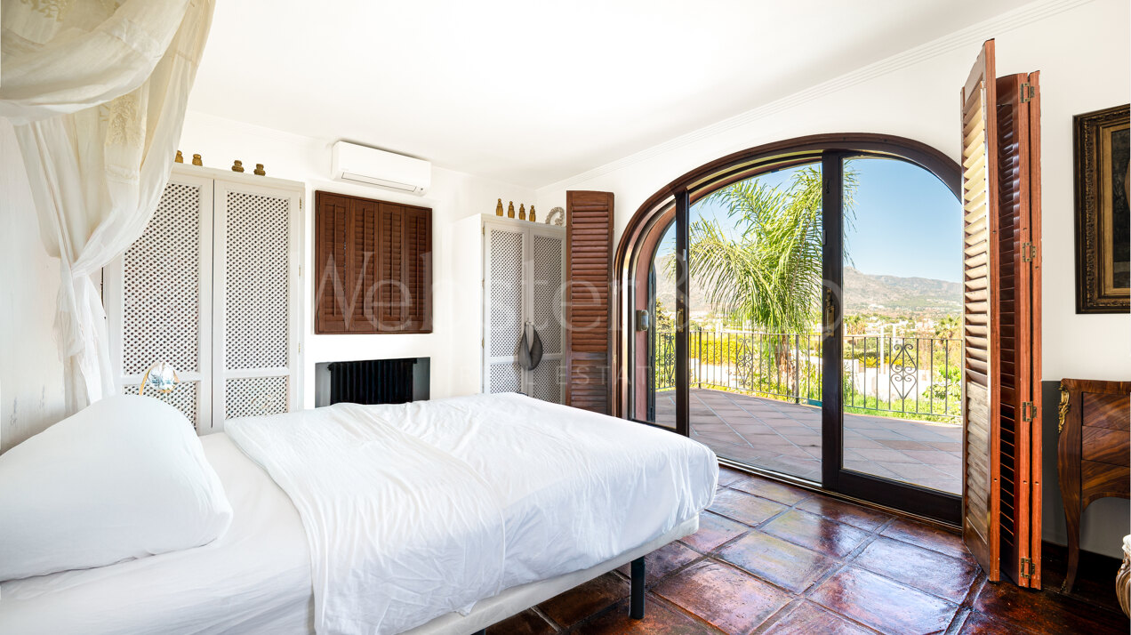 Villa Olivares - Spanish Charm in Nueva Andalucia